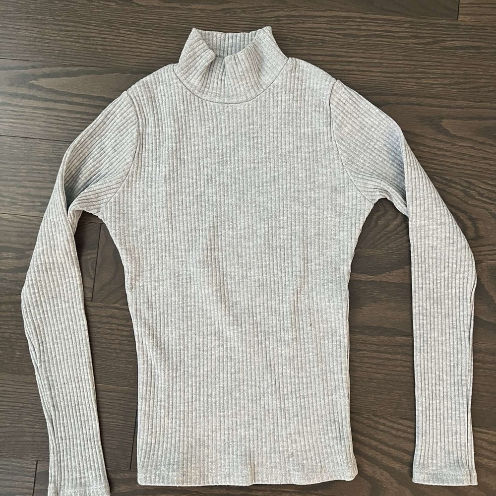 Brandy Melville Long Sleeve